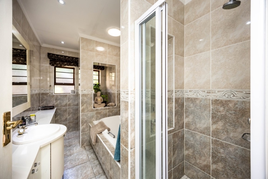 4 Bedroom Property for Sale in Beacon Bay Eastern Cape